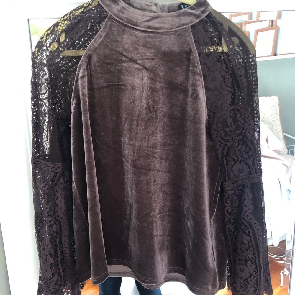 Velore and sheer sleeve shirt